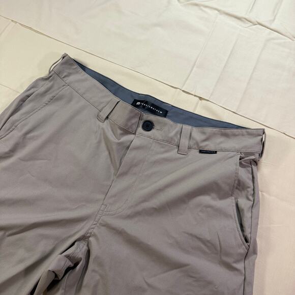 Travis Mathew Wanderlust Mens Shorts 32 Gray 9" Inseam Golf Stretch Performance - Picture 1 of 9
